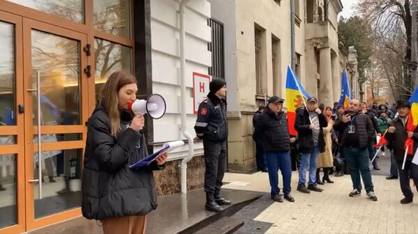 В парламенте Молдавии приостановку вещания каналов назвали заказом извне
