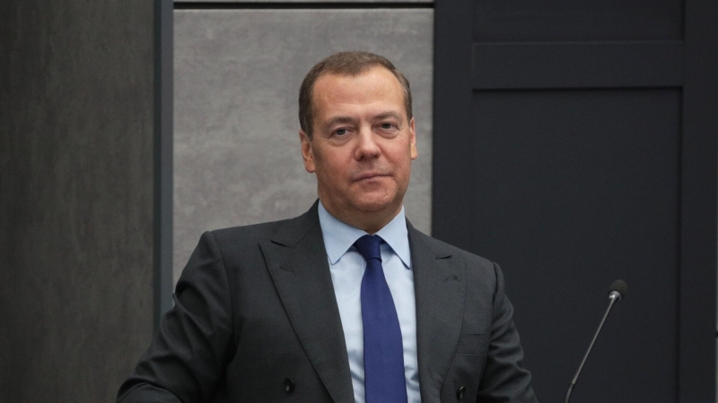 Медведев в ответ на заявления Столтенберга процитировал Оруэлла