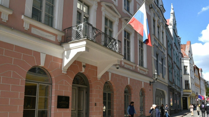 Россияне смогут решать консульские вопросы вне посольства в Таллине