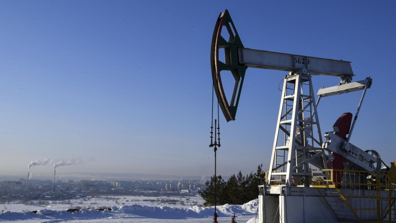 США выступили против снижения потолка цен на российскую нефть, пишут СМИ