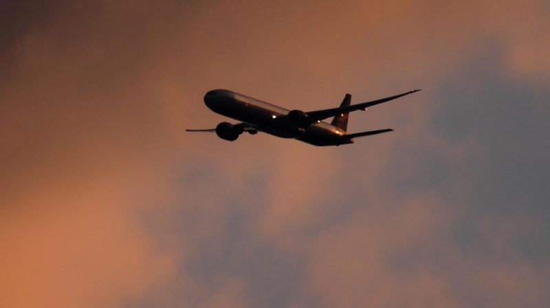 В Афинах пассажирский самолет приземлился после сообщения о бомбе на борту