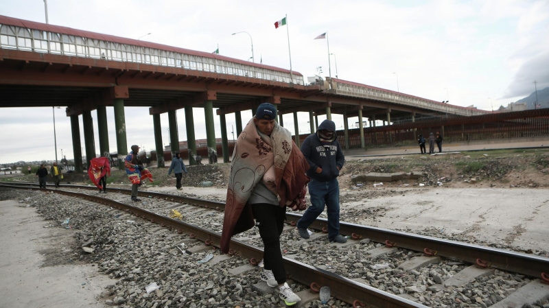 В США власти очистят приграничный город от мигрантов к приезду Байдена