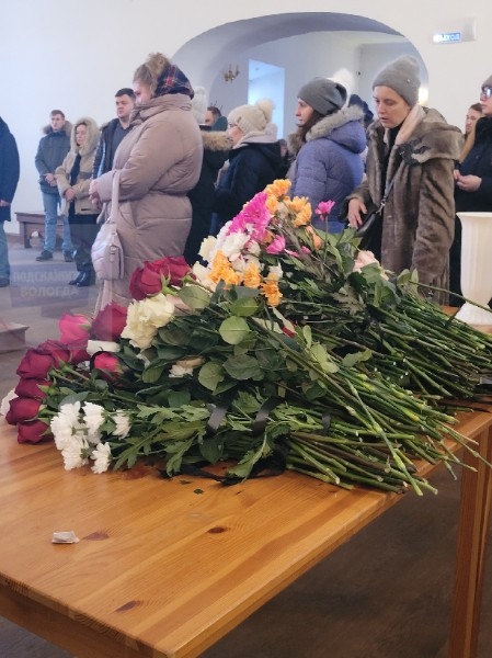 В Вологде похоронили ведущую «Русского Радио» Анну Азовскую, жестоко убитую бизнесменом
