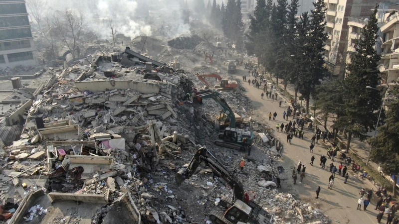 Число погибших при землетрясении в Турции превысило 22 тысячи