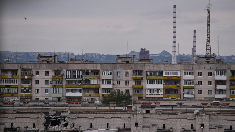 В ЛНР извлекли останки десяти мирных жителей из массового захоронения