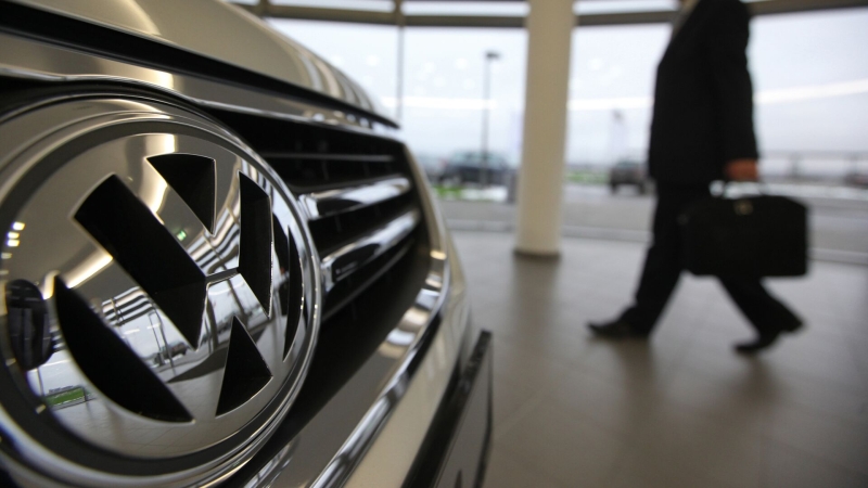 Экоактивисты бросили торт в председателя набсовета Volkswagen