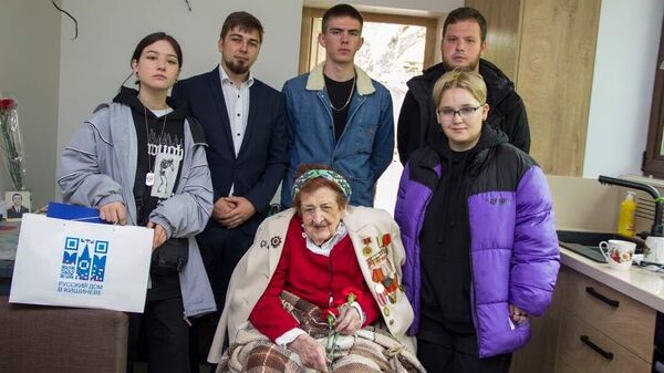 В Кишиневе волонтеры поздравили ветеранов Великой Отечественной войны