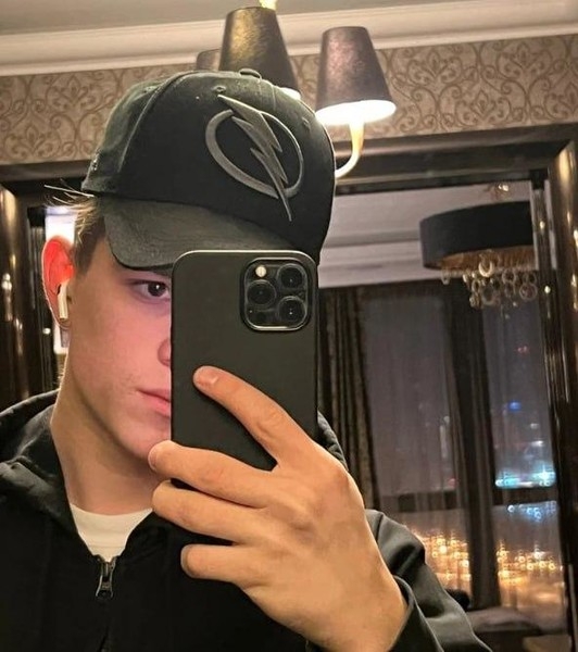 18-летний хоккеист, которого сбила дочь Михаила Пореченкова, впал в кому