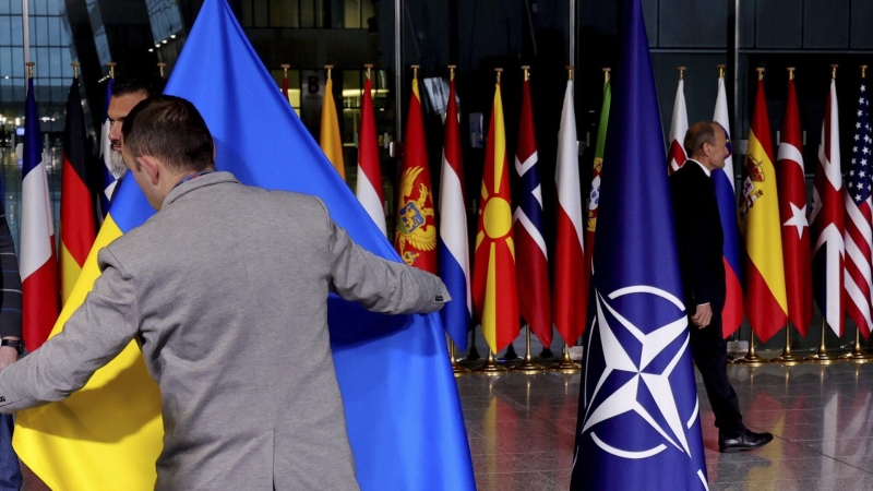 Премьер Бельгии пообещал Украине членство в НАТО "когда-нибудь"