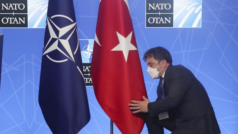 Швеция поможет продвижению процесса вступления Турции в ЕС, заявили в НАТО