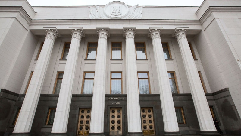 Украинским депутатам запретили выезжать из страны, сообщили в Раде