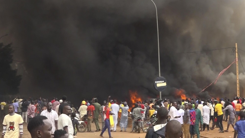 В Нигере разграбили и подожгли штаб-квартиру правящей партии