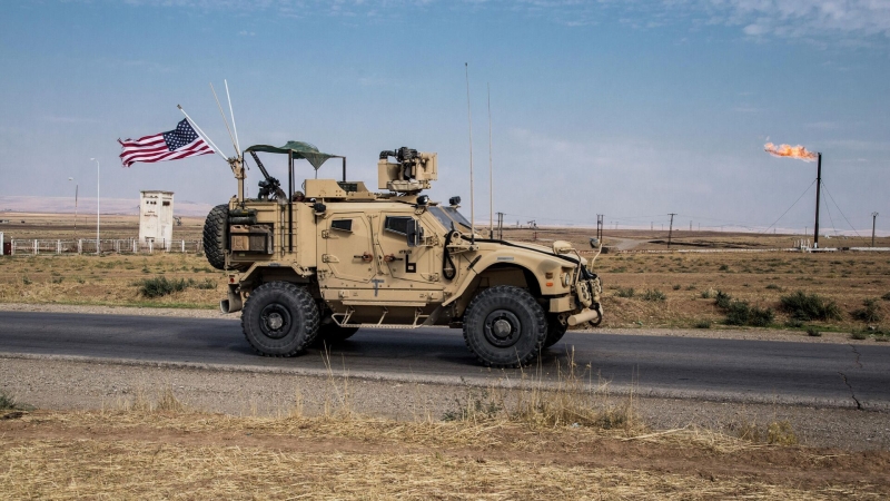Военные США вывезли из Сирии в Ирак автоцистерны с нефтью, пишут СМИ