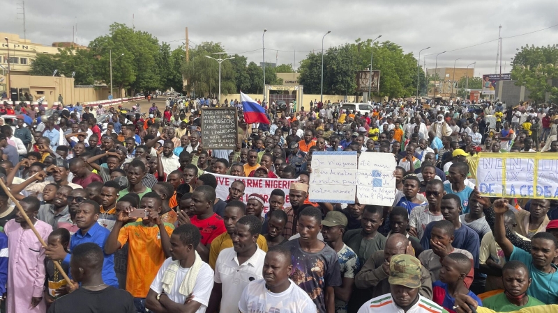 Буркина-Фасо и Мали выступили против военной интервенции в Нигер
