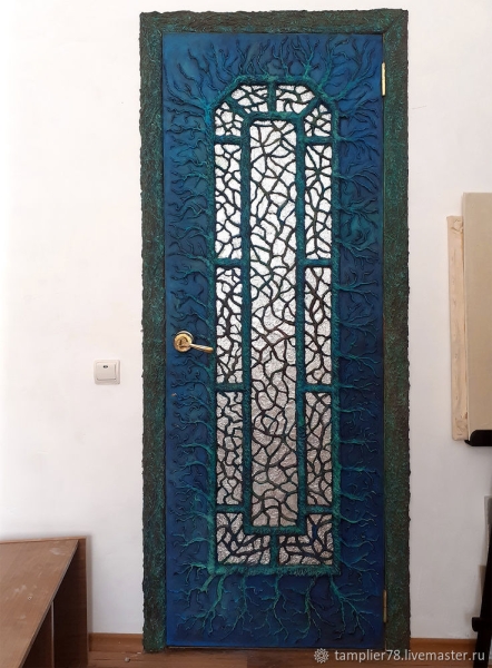 Декор двери в эльфийском стиле из папье-маше