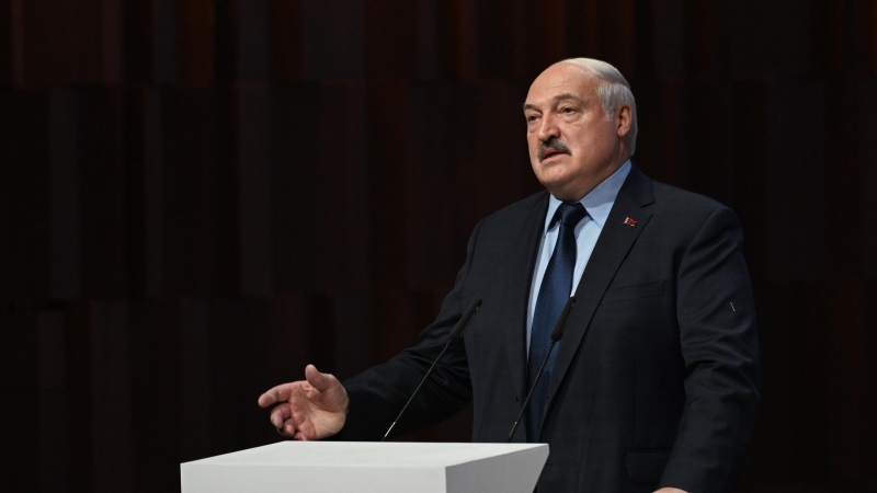Лукашенко рассказал, что Владимир Путин лучше него обращается с компьютером