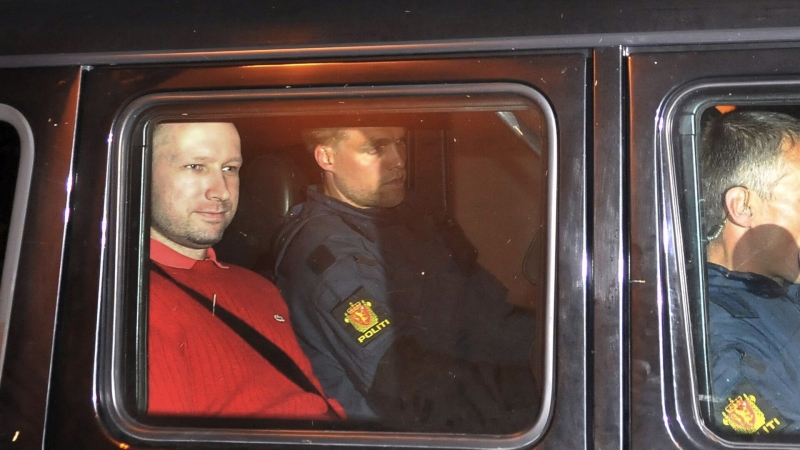 Норвежский террорист Брейвик подал в суд на государство