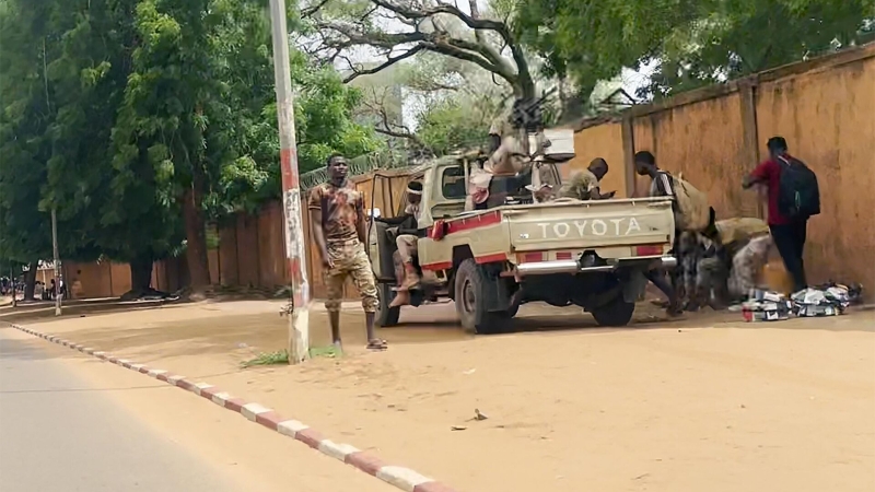 СМИ: при атаке французских военных в Нигере погибли пять человек