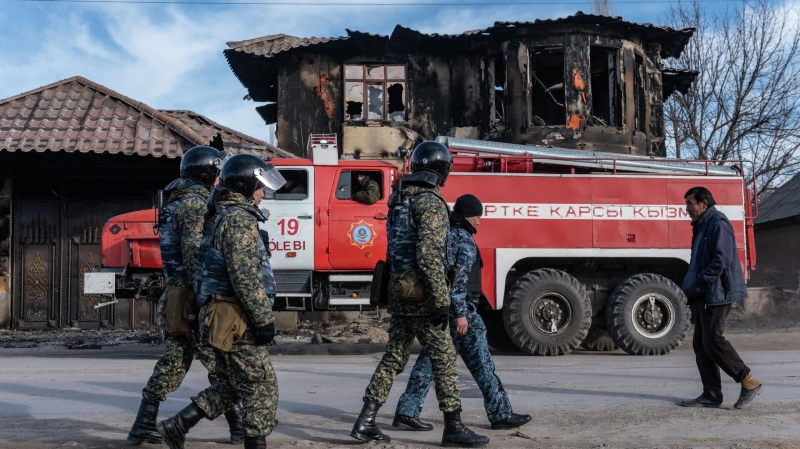 В Казахстане после пожара в многоэтажке госпитализировали 31 человека