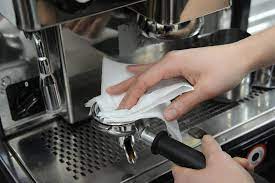 Как правильно ухаживать за кофемашиной и продлить ее срок службы