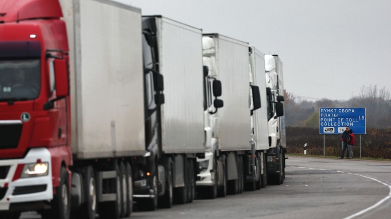Число грузовиков, ожидающих выезда в Литву из России, возросло до 190