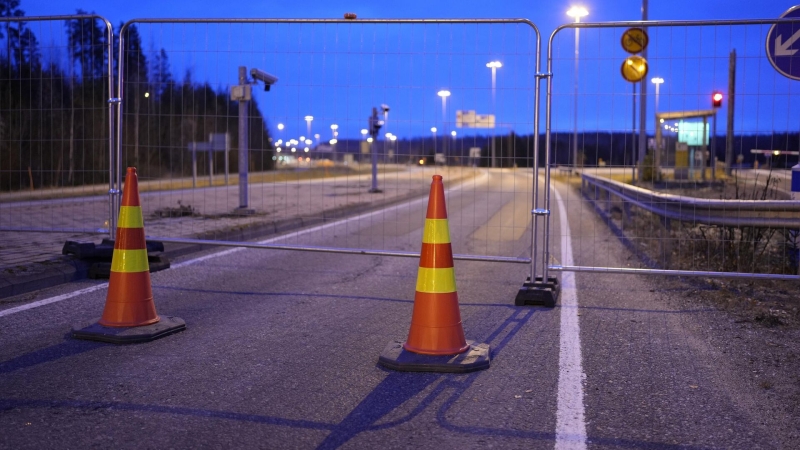 Финляндия закрывает дополнительно три КПП на границе с Россией