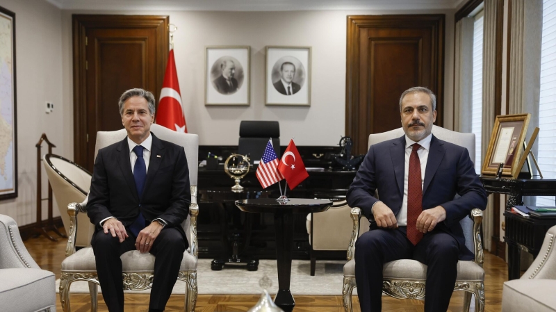 Турецкие СМИ заметили послания главы МИД во время переговоров с Блинкеном