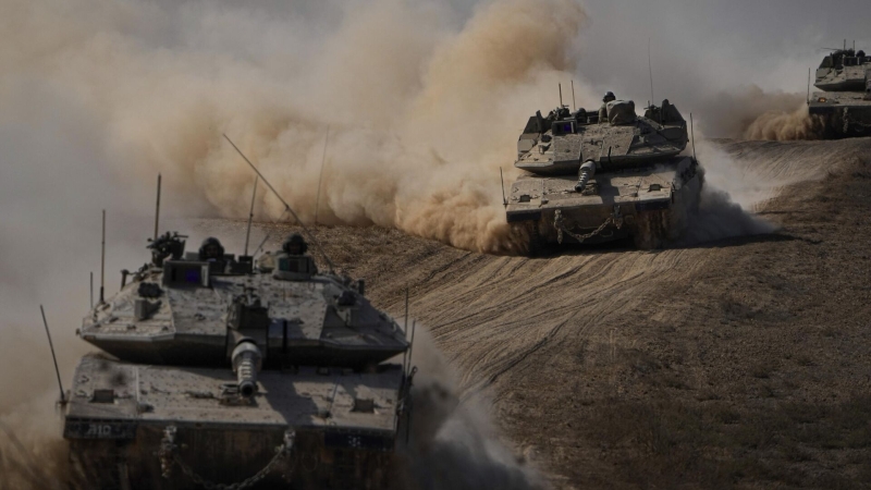 Израильские танки обстреливают территорию около больницы, заявили в ПНА