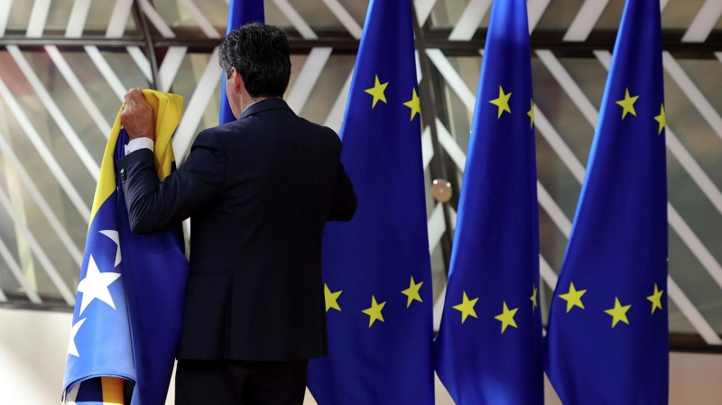 СМИ: ЕС может саботировать экономику Венгрии из-за вето на помощь Украине