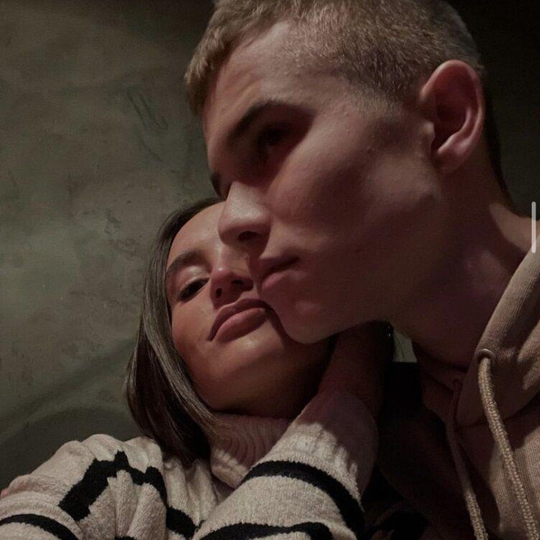 Жена Рузиля Минекаева о том, ревнует ли к Анне Пересильд после поцелуя в «Слово пацана»
