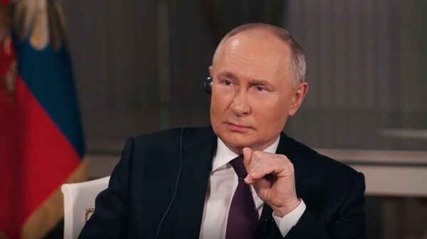 Интервью Путина заставит Запад задуматься, заявил французский политик