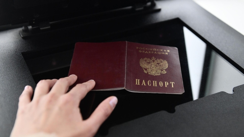 Первые жители освобожденной Авдеевки получили российские паспорта