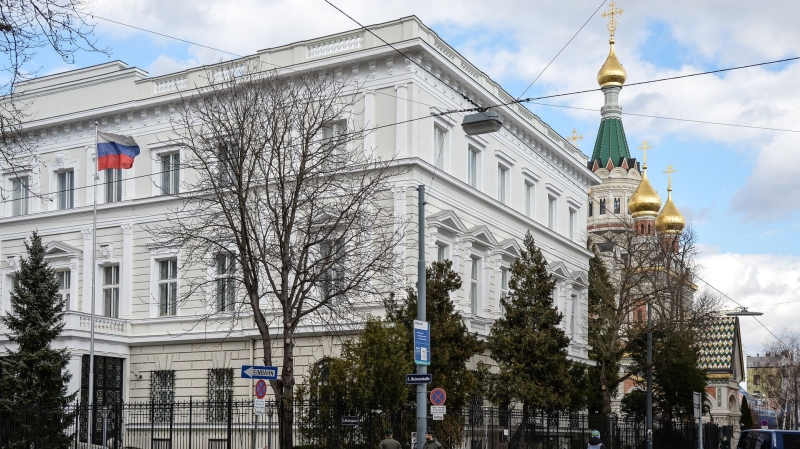 Посольство выразило протест из-за оскорбления России президентом Австрии