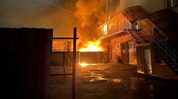 Во Львове загорелось промышленное предприятие после взрыва