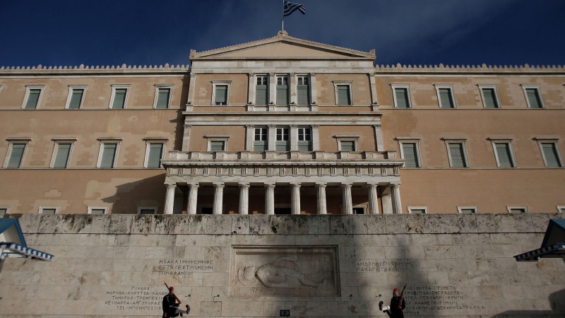 Парламент Греции проголосовал за вызвавший протесты закон о частных вузах