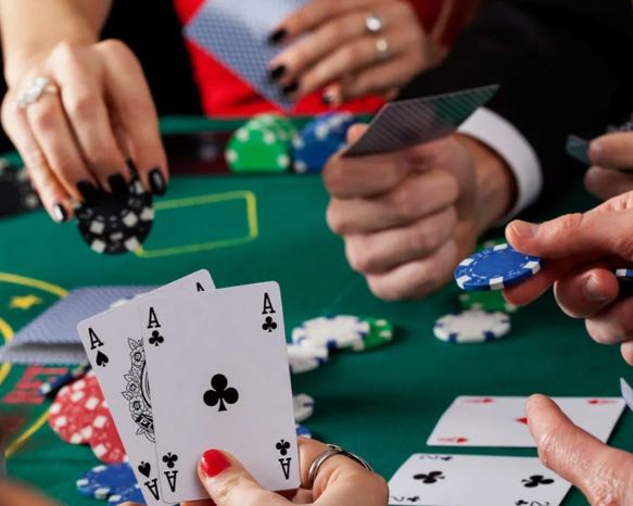 Играть в покер онлайн: топ-сайтов, советы новичкам и рекомендации по стратегии