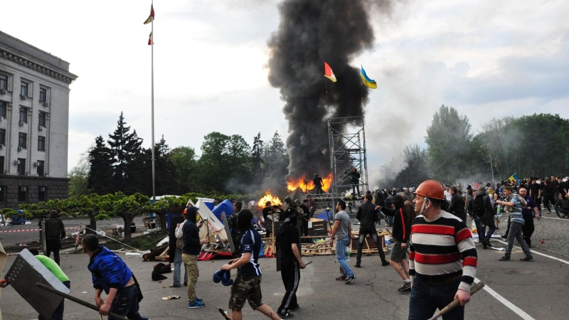 Киев десять лет имитирует расследование событий в Одессе, заявил Азаров