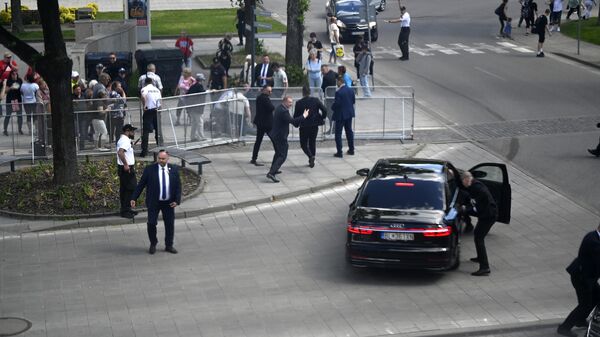 Премьер Словакии пройдет контрольное обследование после покушения