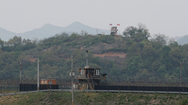 СМИ: южнокорейские военные открыли предупредительный огонь по солдатам КНДР