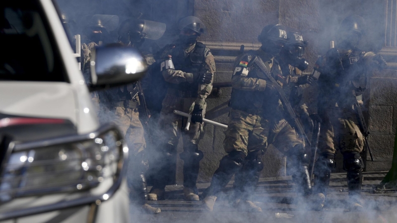 Военные покидают площадь Мурильо в боливийском Ла-Пасе, сообщили СМИ