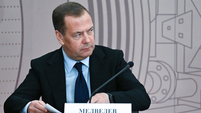 Швейцарская газета обиделась на слова Медведева о саммите по Украине