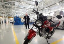 Лукашенко подарили мотоцикл «Минск» последней модели