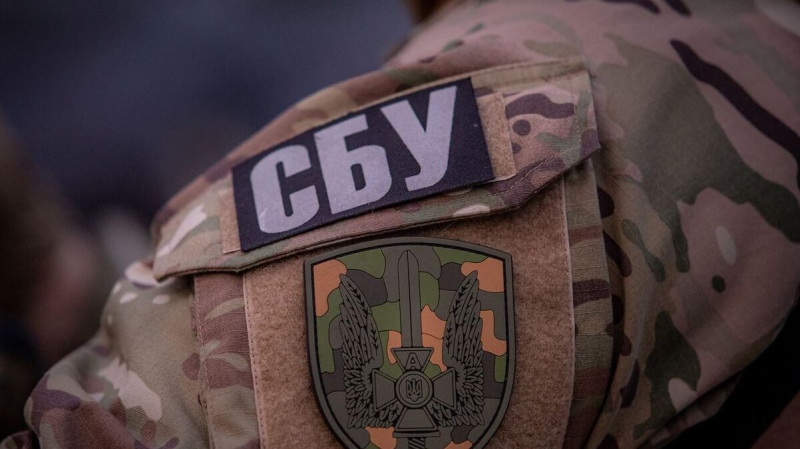 СБУ задержала двух человек, пытавшихся пронести взрывчатку в здание полиции
