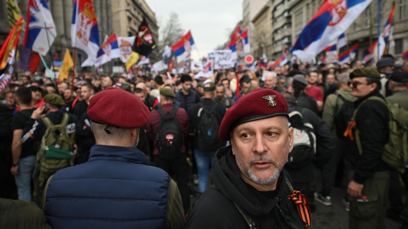 В Сербии назвали протесты "цветной" революцией