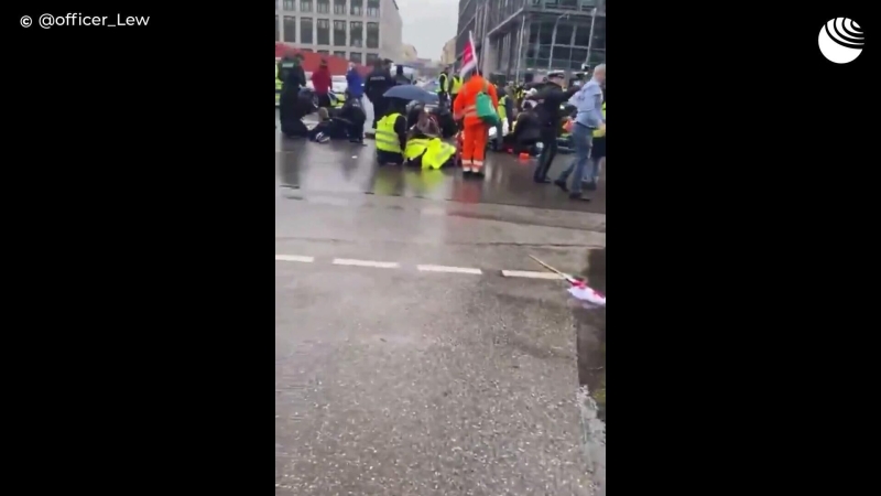 Полиция Ванкувера сообщила, что не считает наезд машины на толпу терактом