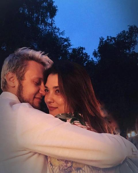 Солист группы «Челси» Алексей Корзин похоронил 34-летнюю жену