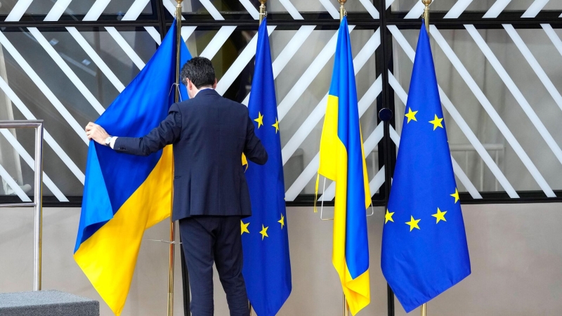 В Германии подсчитали насколько помощь ЕС Киеву превысила помощь США
