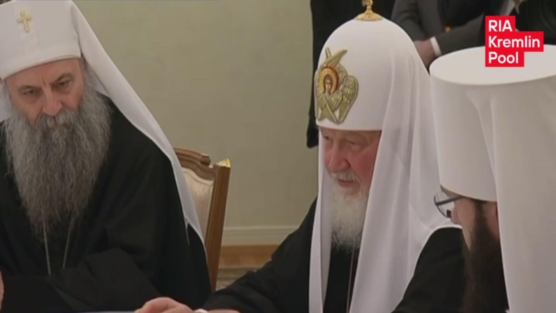 Желающие проститься с папой Франциском стоят в очереди часами, пишут СМИ