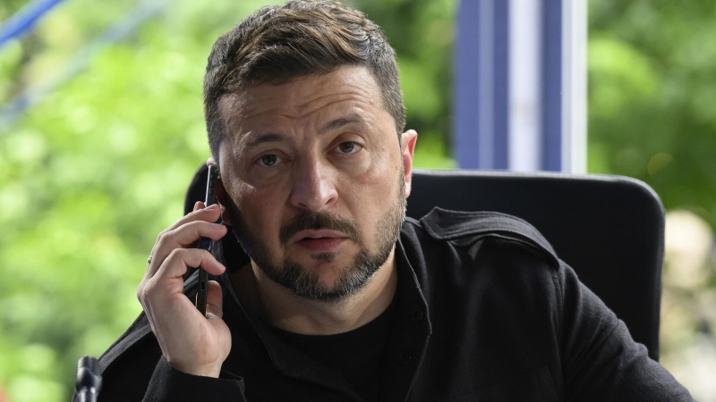 "Подал в отставку": журналистка предупредила о потере власти Зеленским