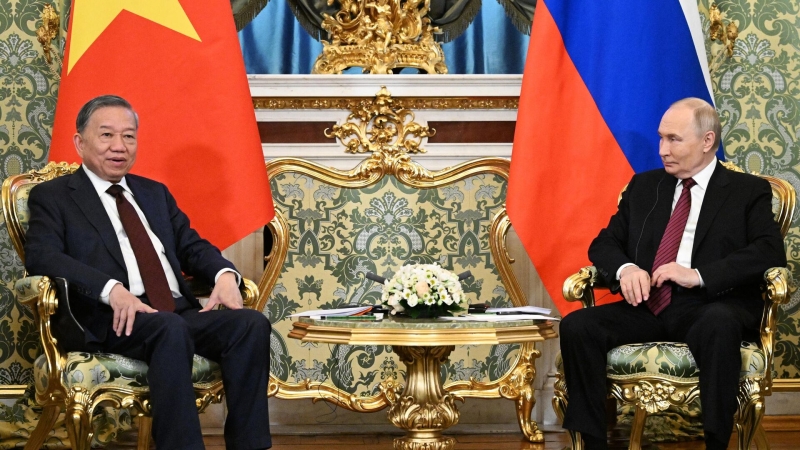 Путин поблагодарил То Лама за участие вьетнамских военных в параде в Москве